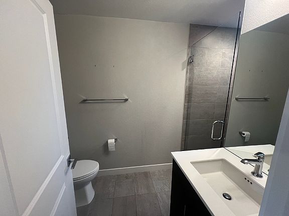 3rd image of 3822 Zenobia St
