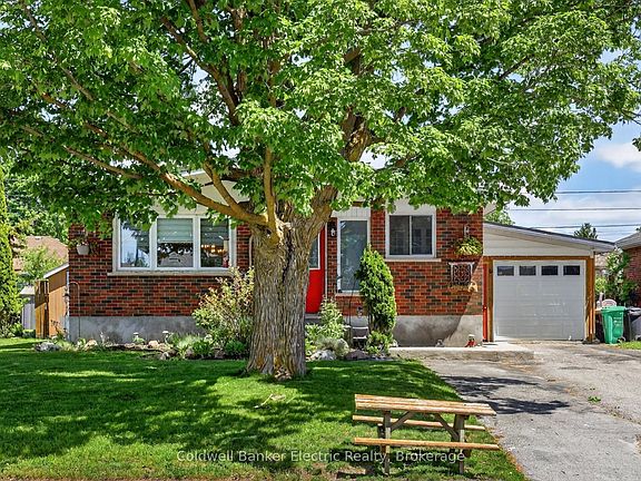 3rd image of 668 Barbara Cres