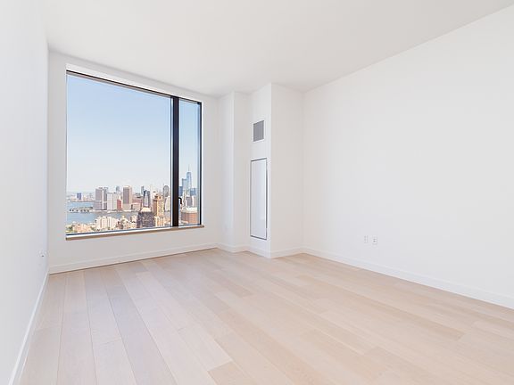 3rd image of 11 Hoyt St APT 50J
