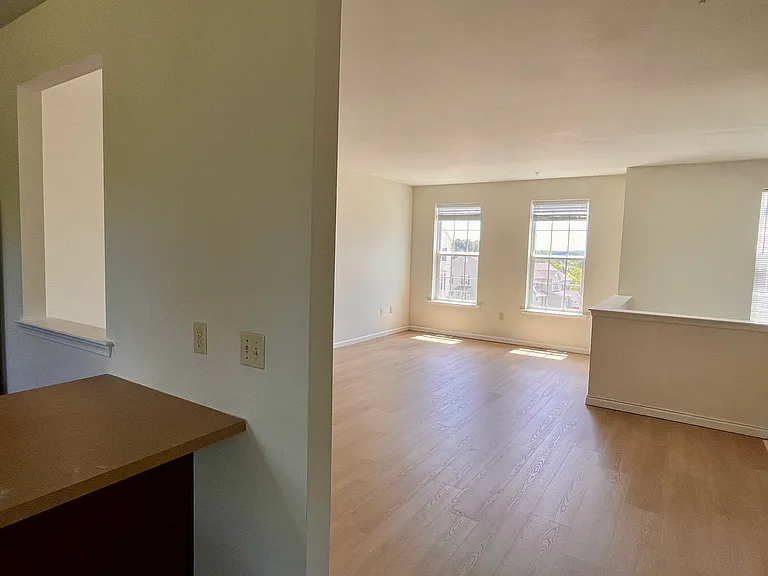 535 Marion Rd — Photo 7
