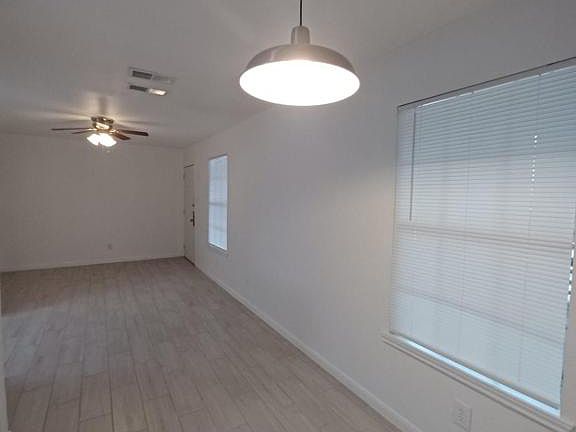 5th image of 402 S Gastel Cir #2