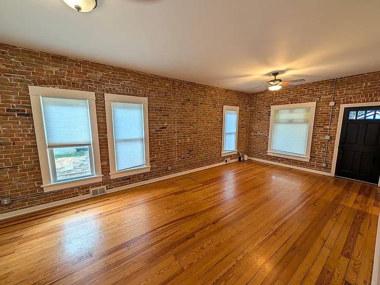 227 Park St — Photo 10