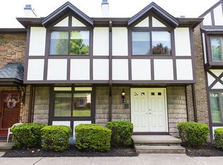 135 New Wickham Dr, Penfield, NY