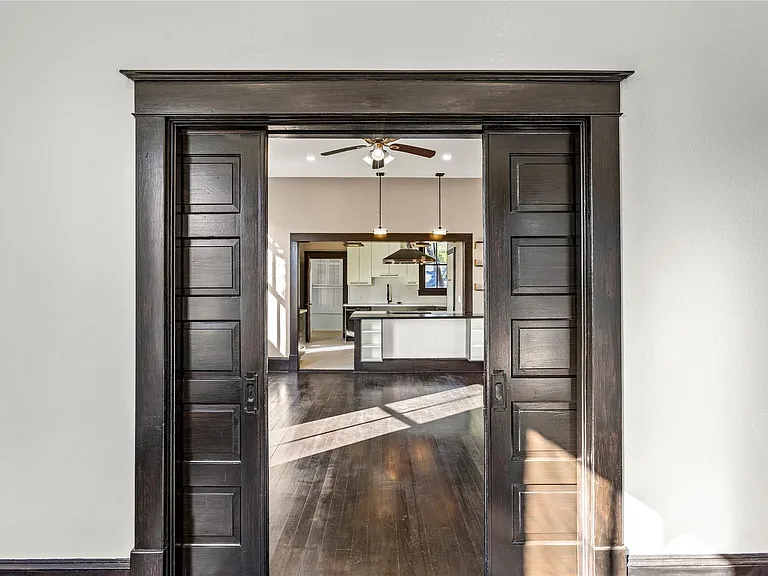 3902 Bernardo De Galvez #B — Photo 8