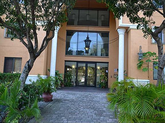 2nd image of 9340 Fontainebleau Blvd #W304