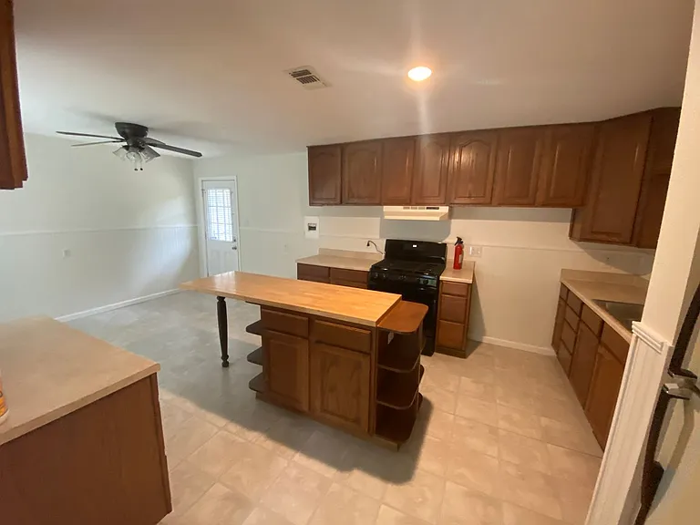 209 Redrock Dr — Photo 8