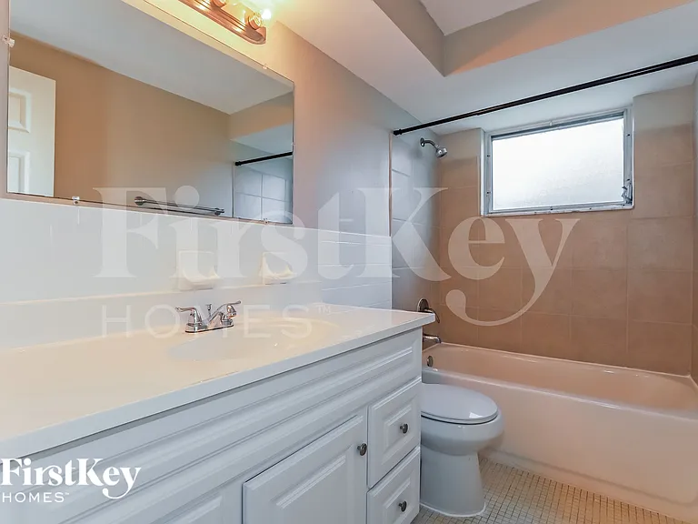 10805 Piccadilly Rd — Photo 9