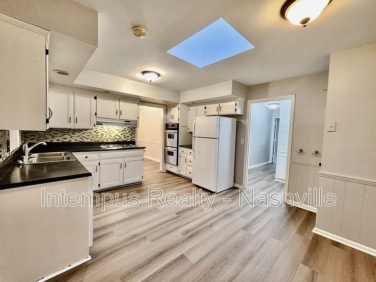 8124 Devens Dr — Photo 15