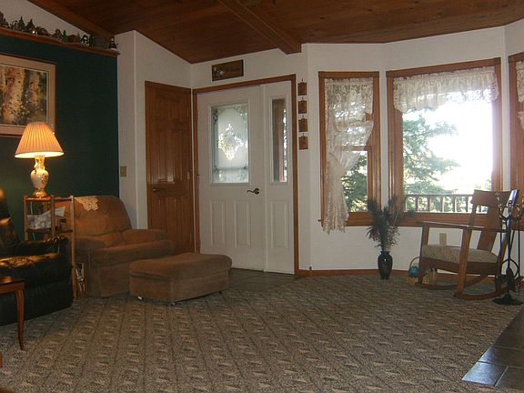 4.82 +/- acres Verndale  Main floor family room