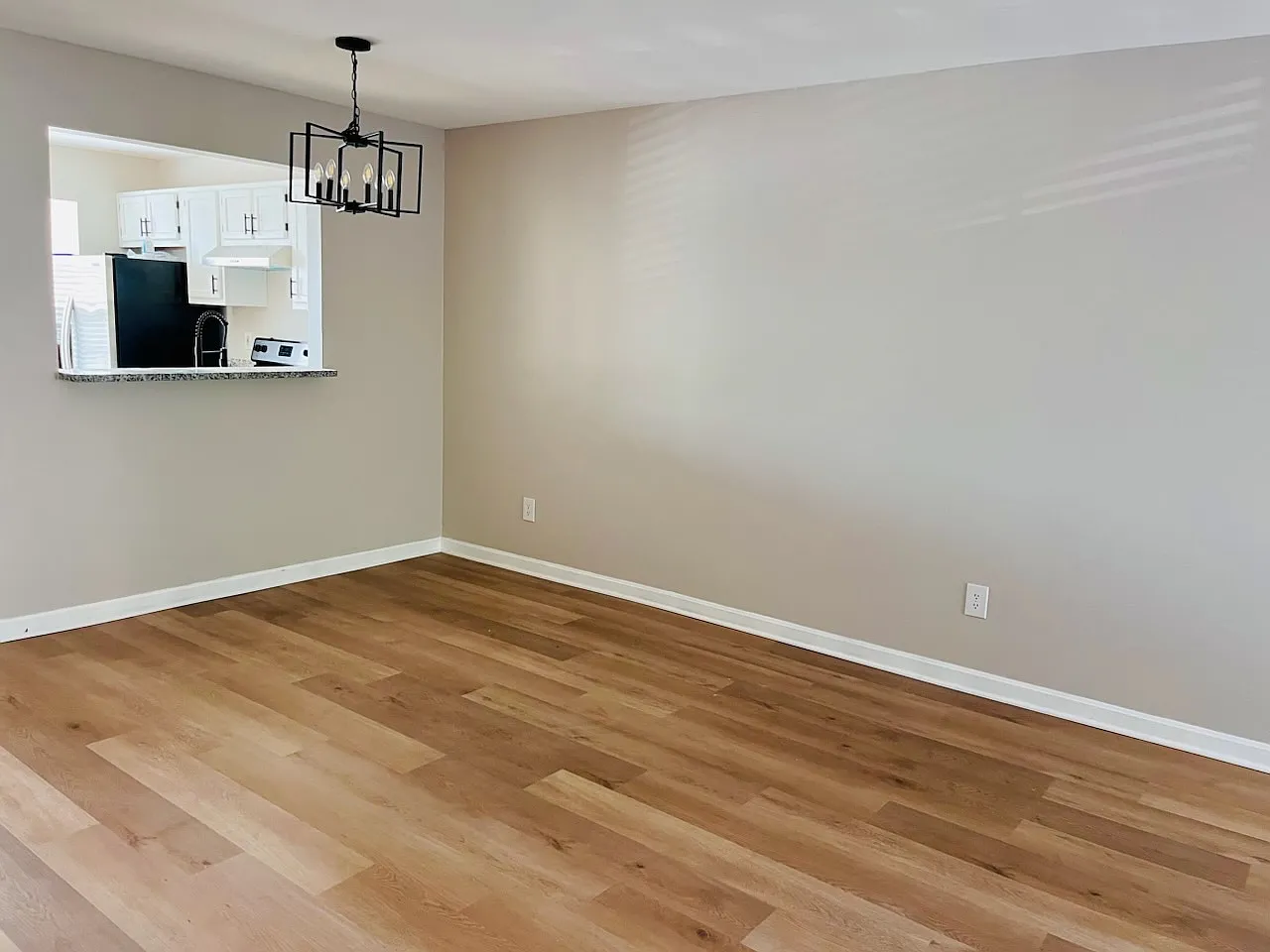 3 bed, 2.5 bath, 1327 sqft, $2,650 — Photo 4