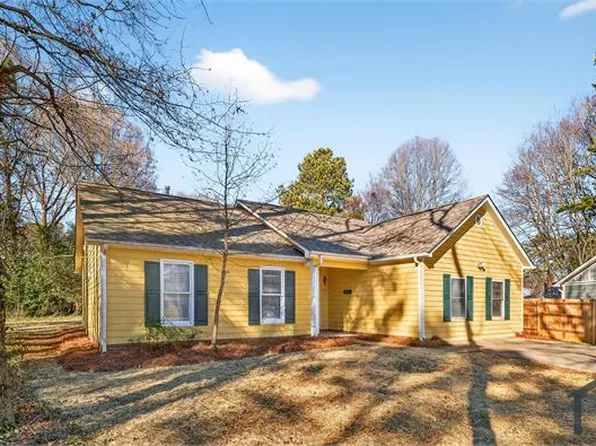 7541 Crestside Ln, Charlotte, NC 28227