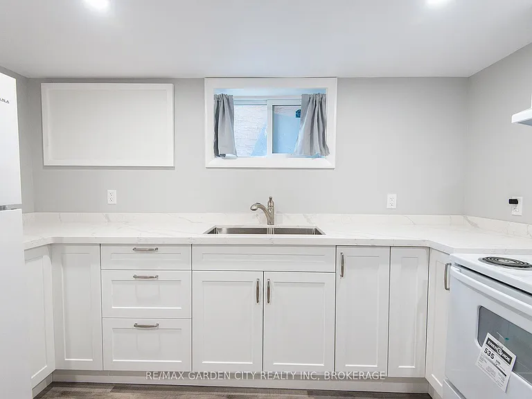 191 Russell Ave #LOWER — Photo 10
