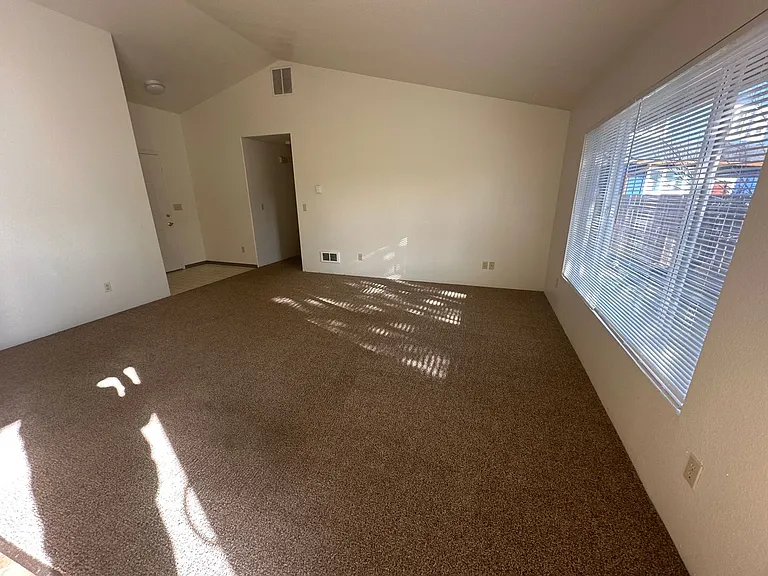61823 Avonlea Cir — Photo 11