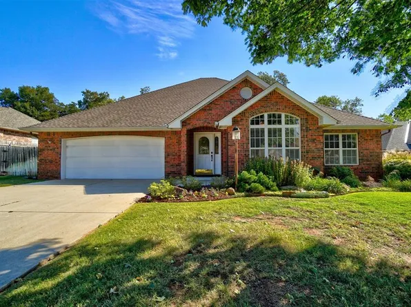 641 Lakeside Dr, Noble, OK 73068
