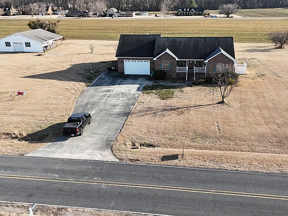 3rd image of 121 Ipock Loop Road