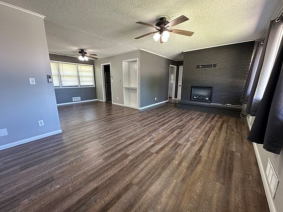 2nd image of 807 Stadium Dr
