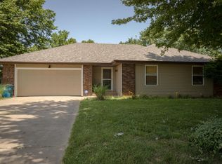 215 Northview Rd, Nixa, MO 65714