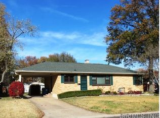 515 Roanoke Dr, Edwardsville, IL 62025