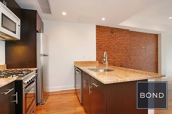 Rented by Bond New York | media 3