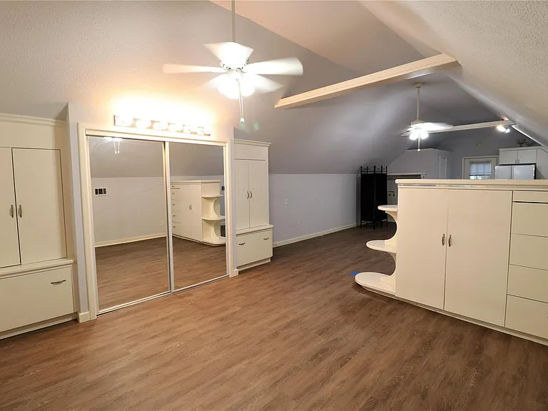 1702 Cougar Creek St — Photo 9