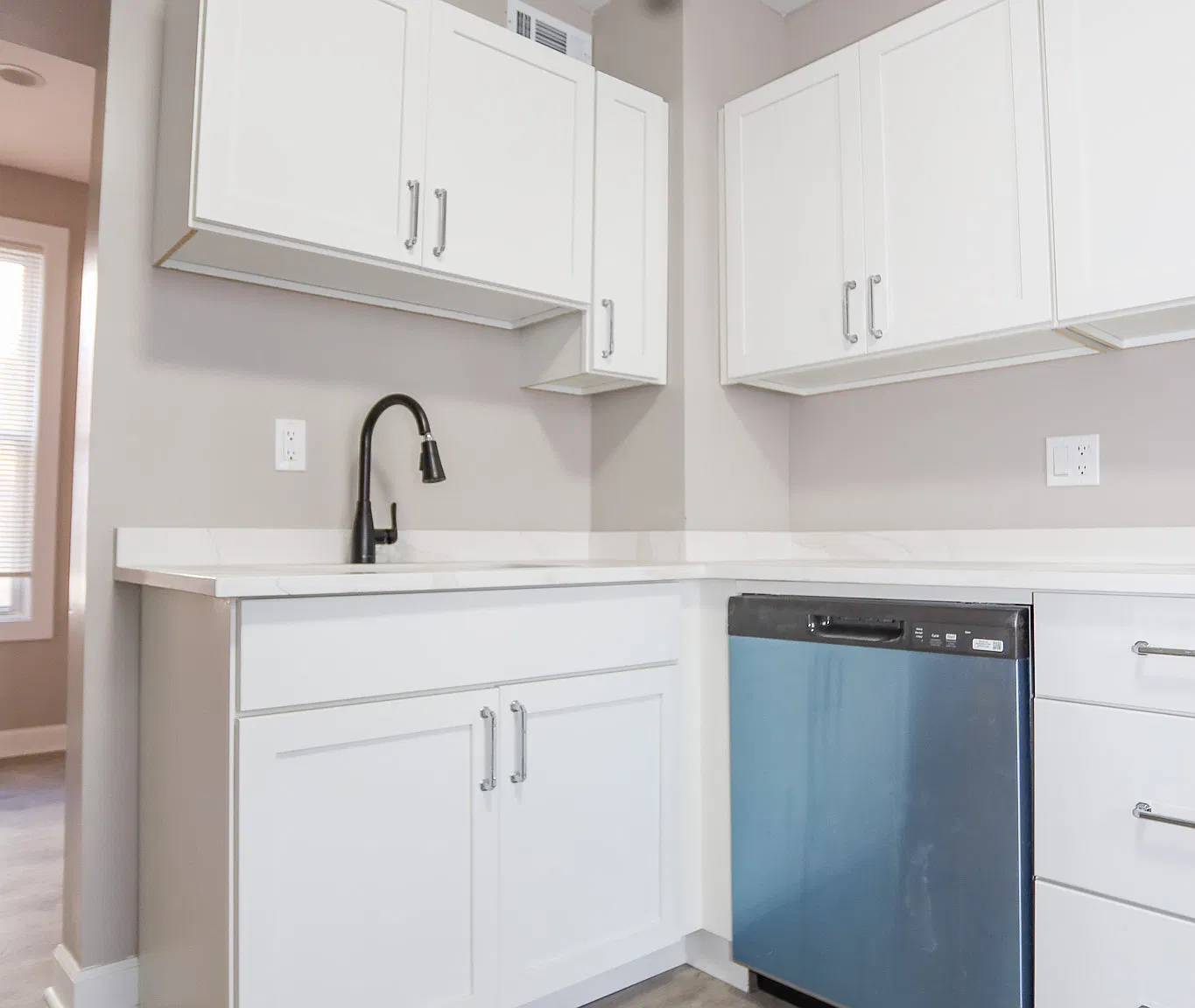 1 bed, 750 sqft, $1,900 — Photo 3