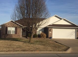 201 N Oak St, Lowell, AR 72745