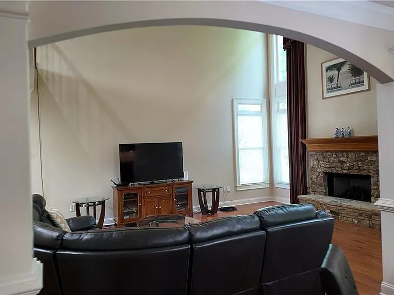 5722 Ashleigh Walk Dr — Photo 10