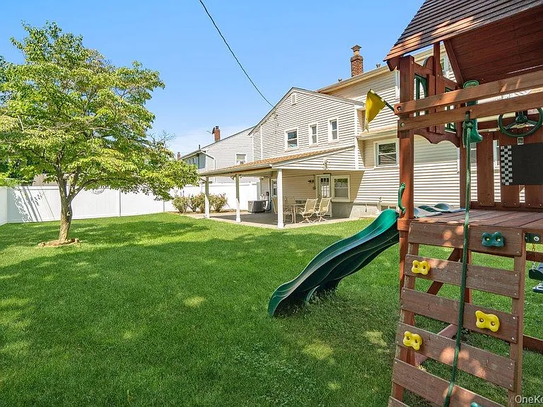 8 Radnor Ct — Photo 26