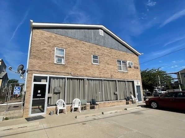 306 3rd St W