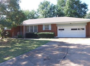 117 Country Club Cir, Midwest City, OK 73110