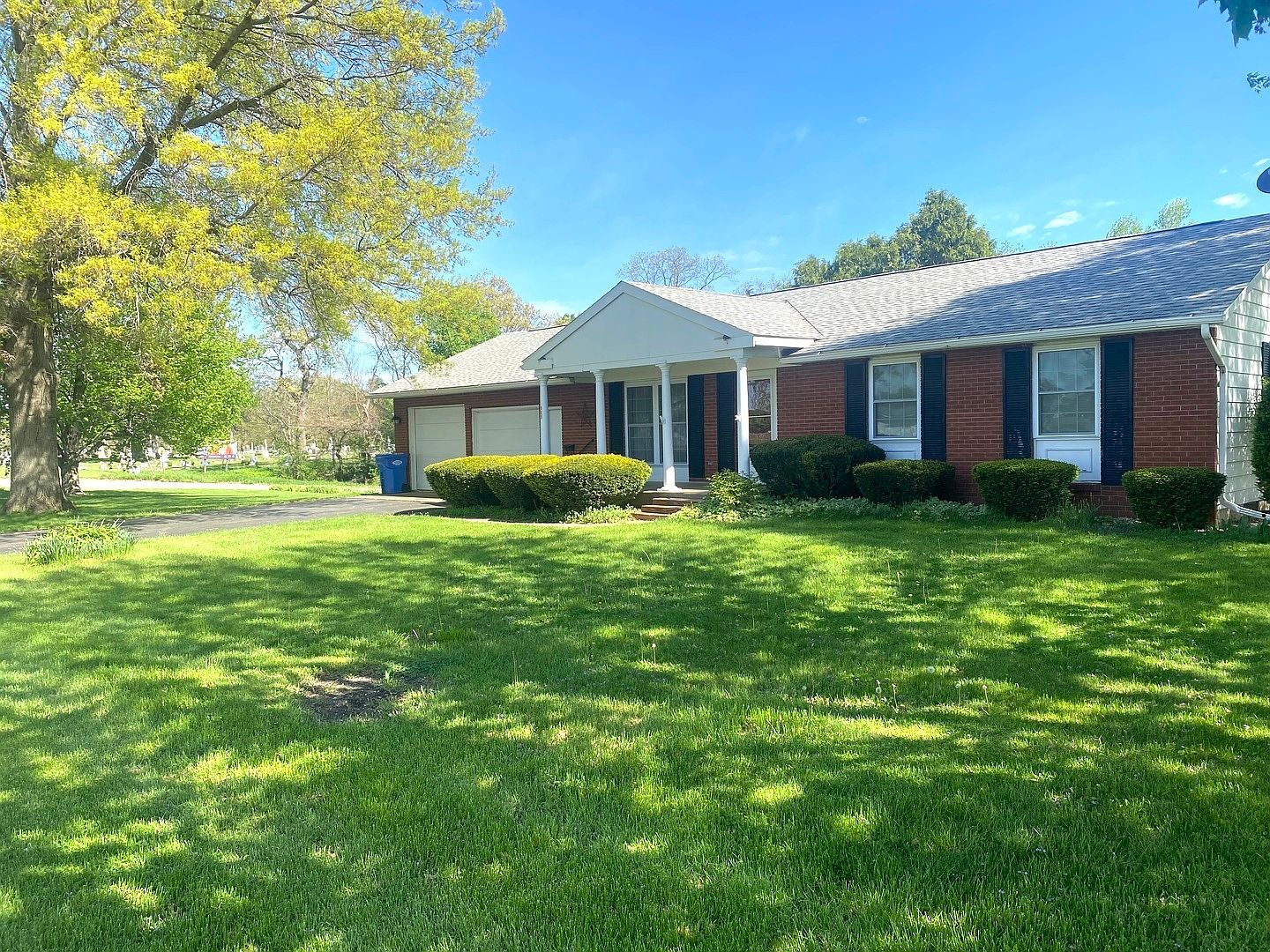 101 Hazelwood Dr, IL 61379 Zillow