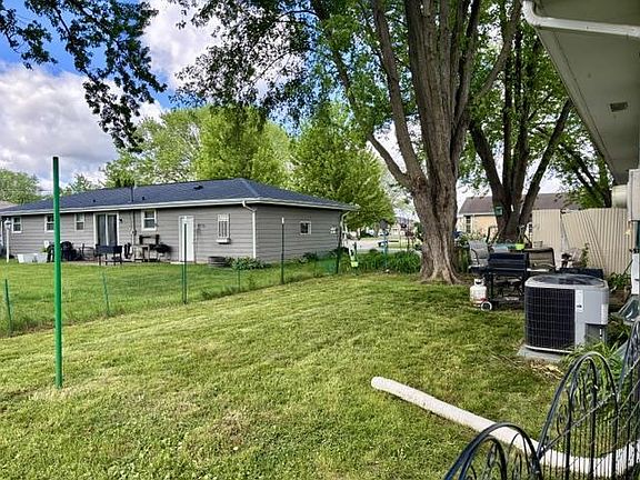 3rd image of 1802-1806 Randolph Road