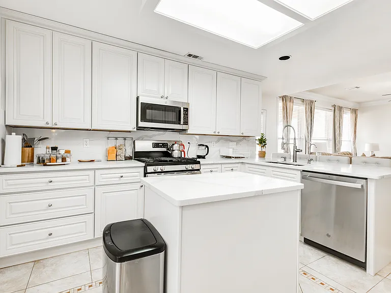 2401 Brycewood Ln — Photo 15