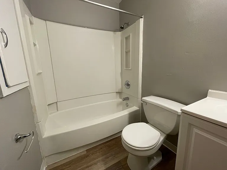 Garden Ridge Apartments — Photo 51