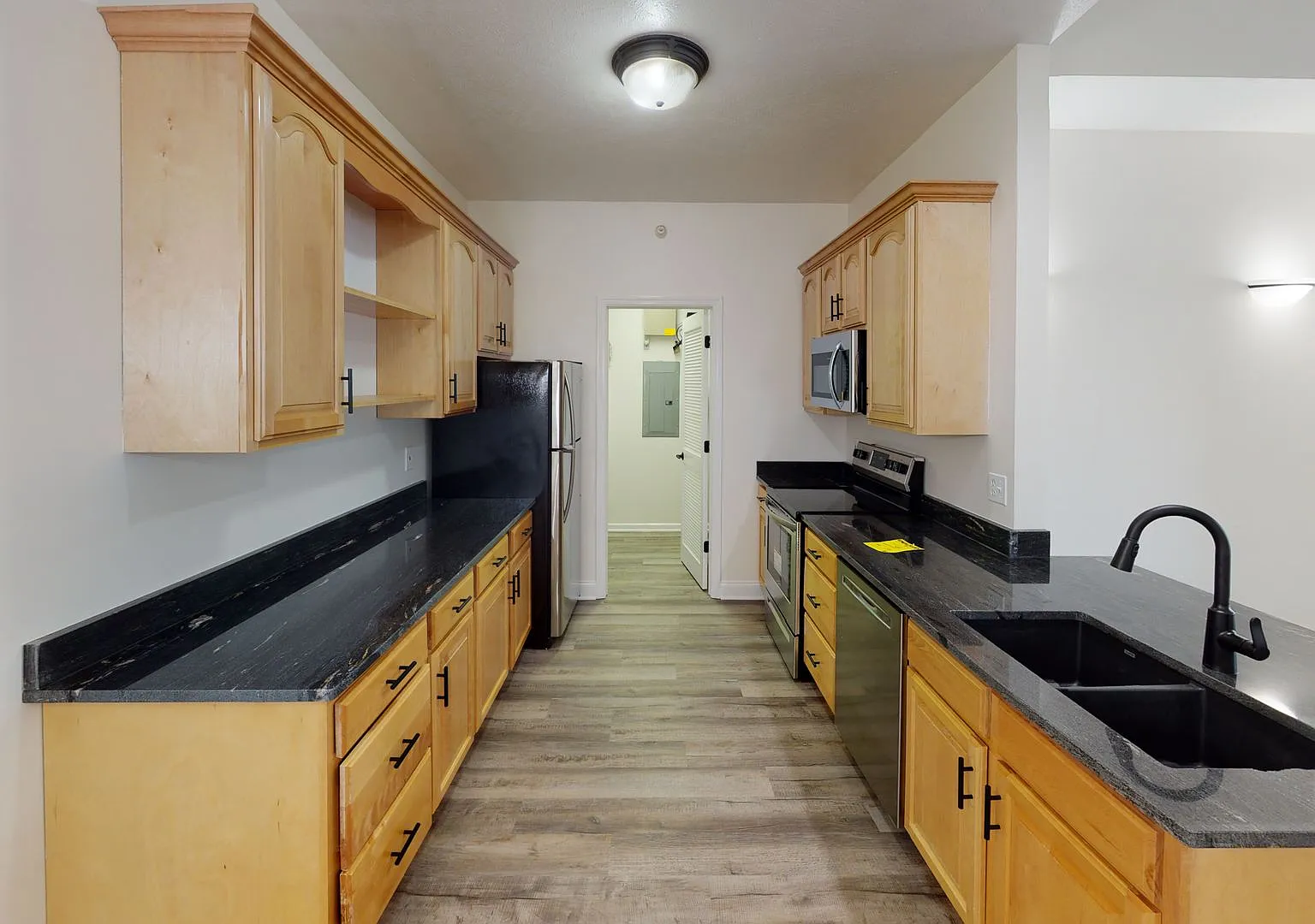 1 Bed 1 Bath Condo for Rent — Photo 1