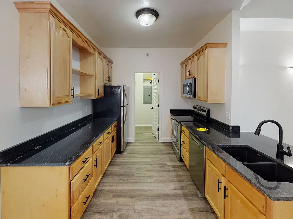236 Adams Pointe Blvd #5