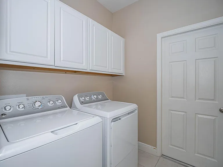 2576 Saint Lucia Cir — Photo 2