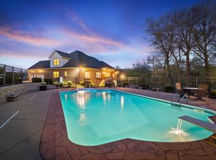 516 Royal Oaks Ct, Clarksville, TN 37043