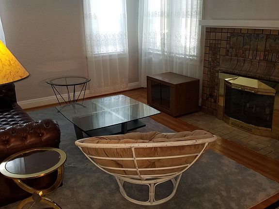 5th image of 3059 Taylor Ave