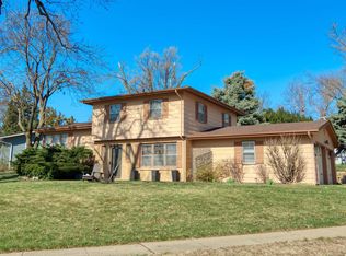 3906 N 97th St, Omaha, NE 68134