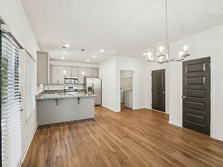Quinn Residences at Dorchester Place — Photo 104