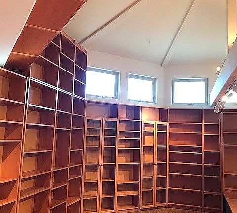 Bright and spacious library.