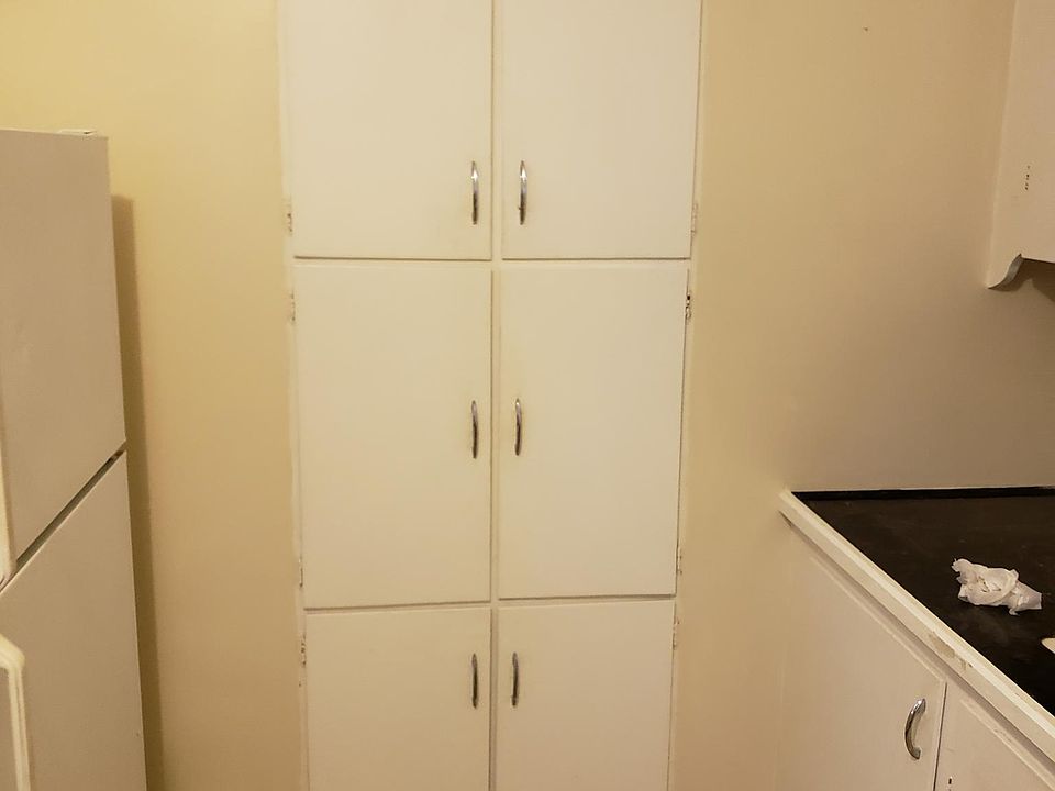 1st image of 9 Wisteria St