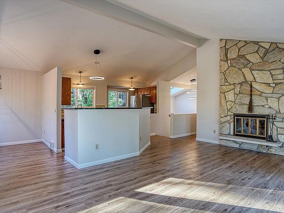 5th image of 12717 E Kiowa Ct