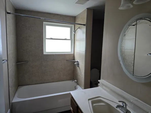 128 S Christine Cir #1, Mount Clemens, MI 48043