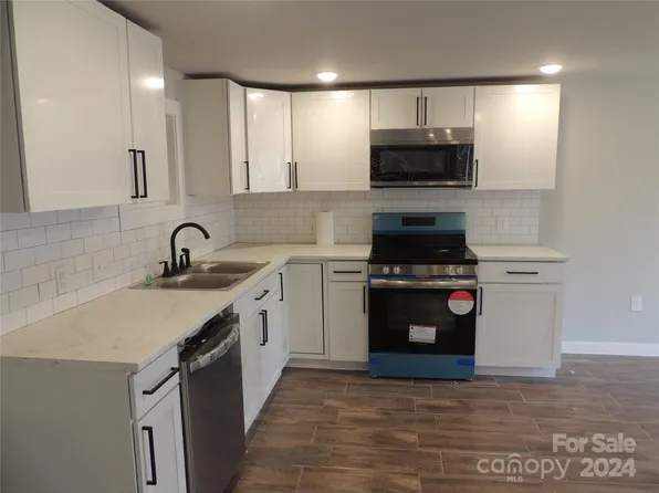 23 S Mickley Ave, Bessemer City, NC 28016