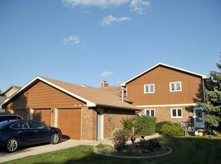 113 Morningside Dr, Roselle, IL 60172