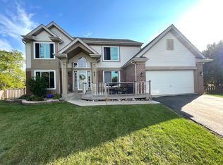 427 Essex Ct, Sugar Grove, IL 60554