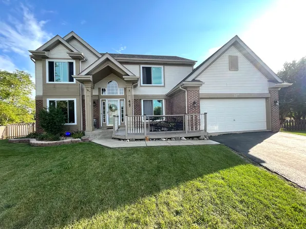 427 Essex Ct, Sugar Grove, IL 60554