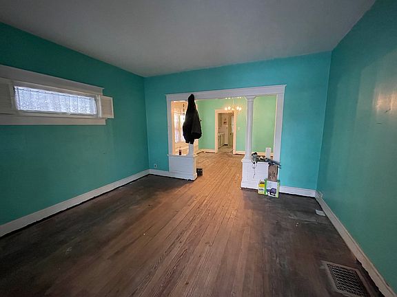 2nd image of 824 N Oakland Ave